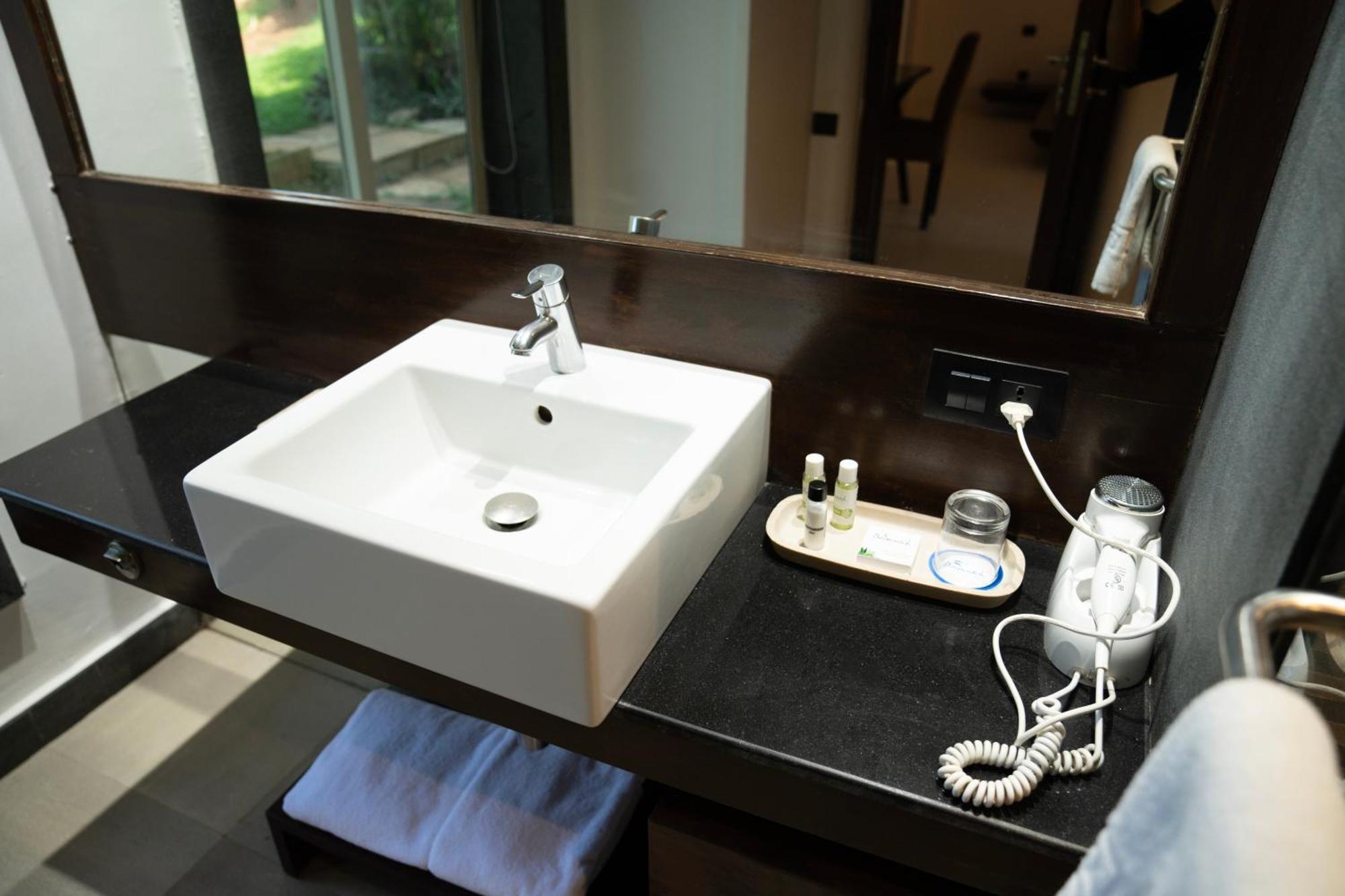 Regenta Beach House Resort, Goa ベナウリム エクステリア 写真