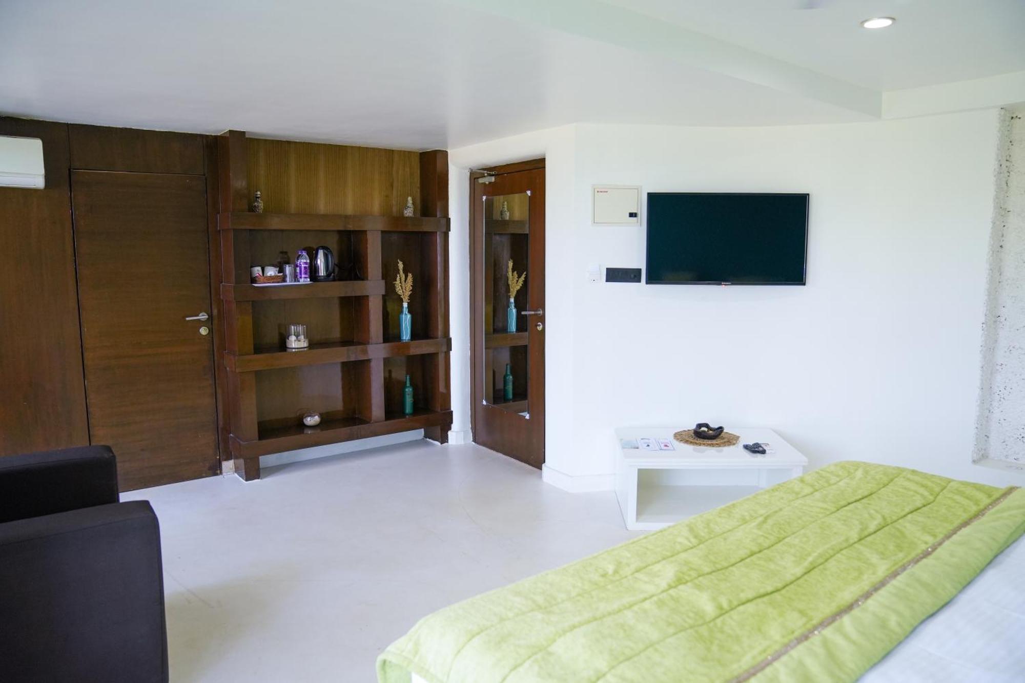 Regenta Beach House Resort, Goa ベナウリム エクステリア 写真