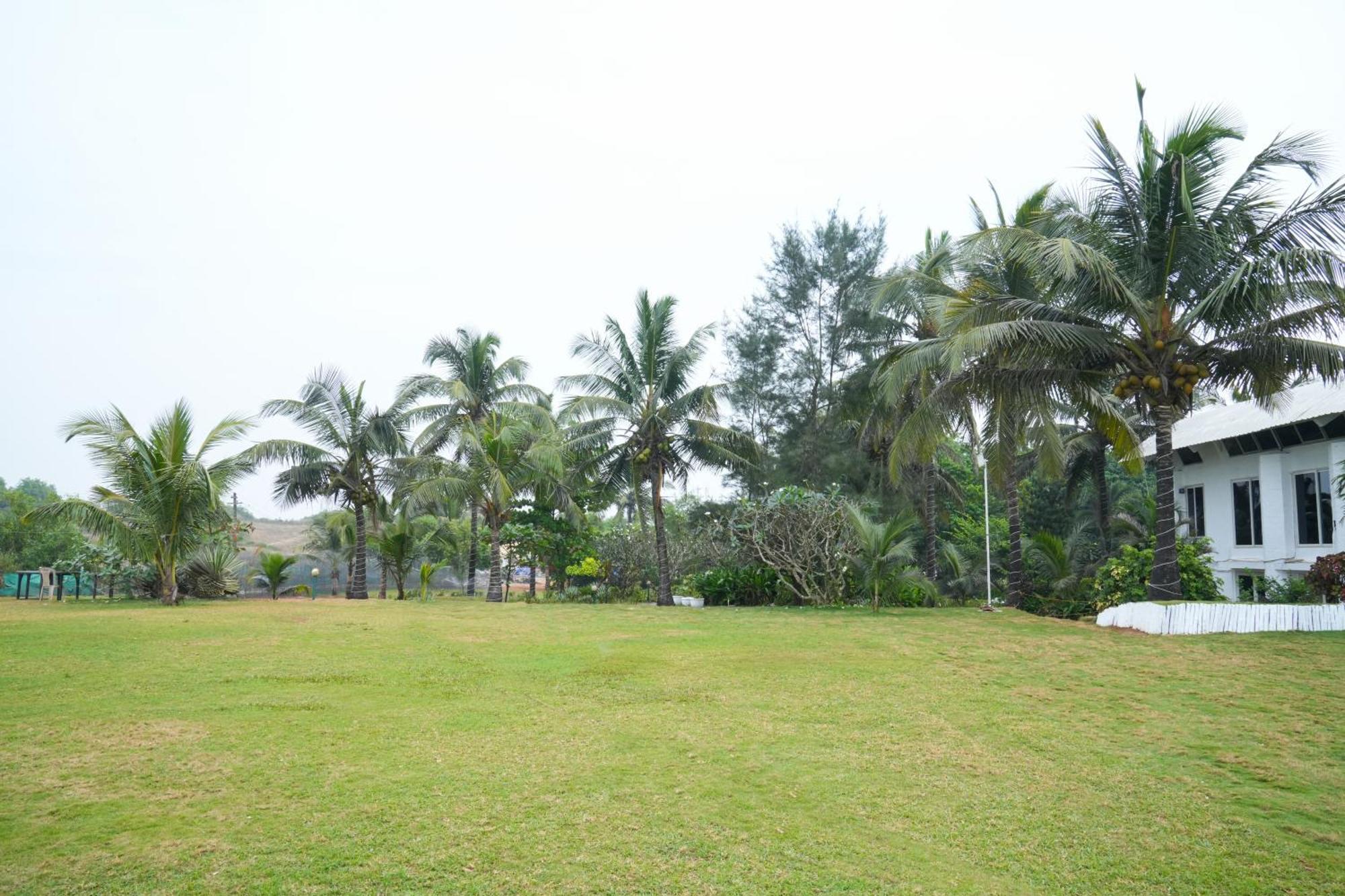 Regenta Beach House Resort, Goa ベナウリム エクステリア 写真