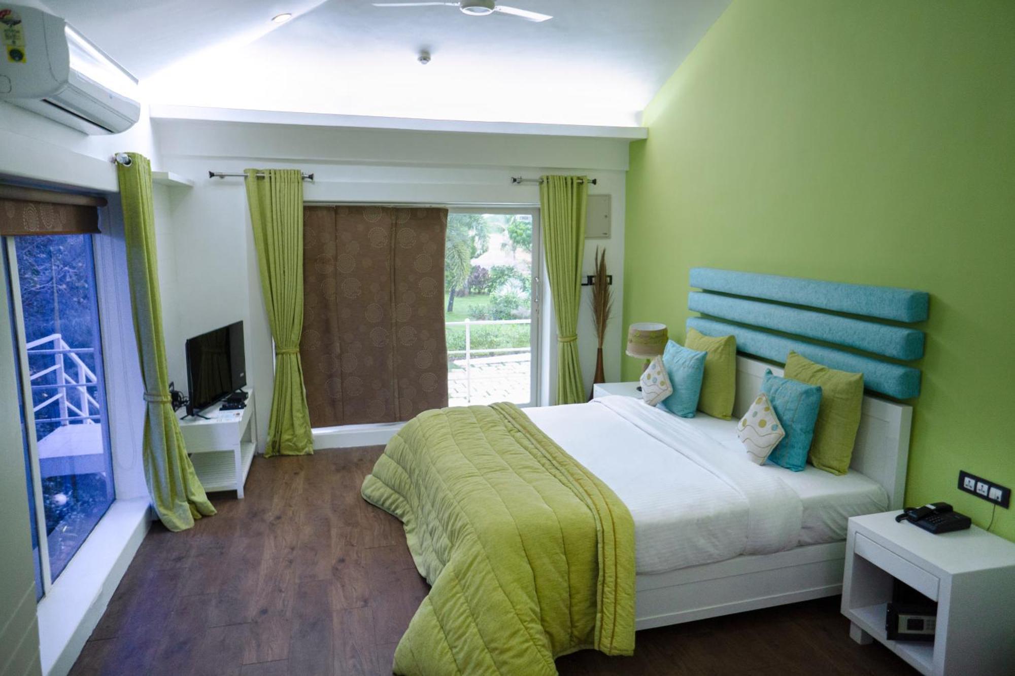 Regenta Beach House Resort, Goa ベナウリム エクステリア 写真
