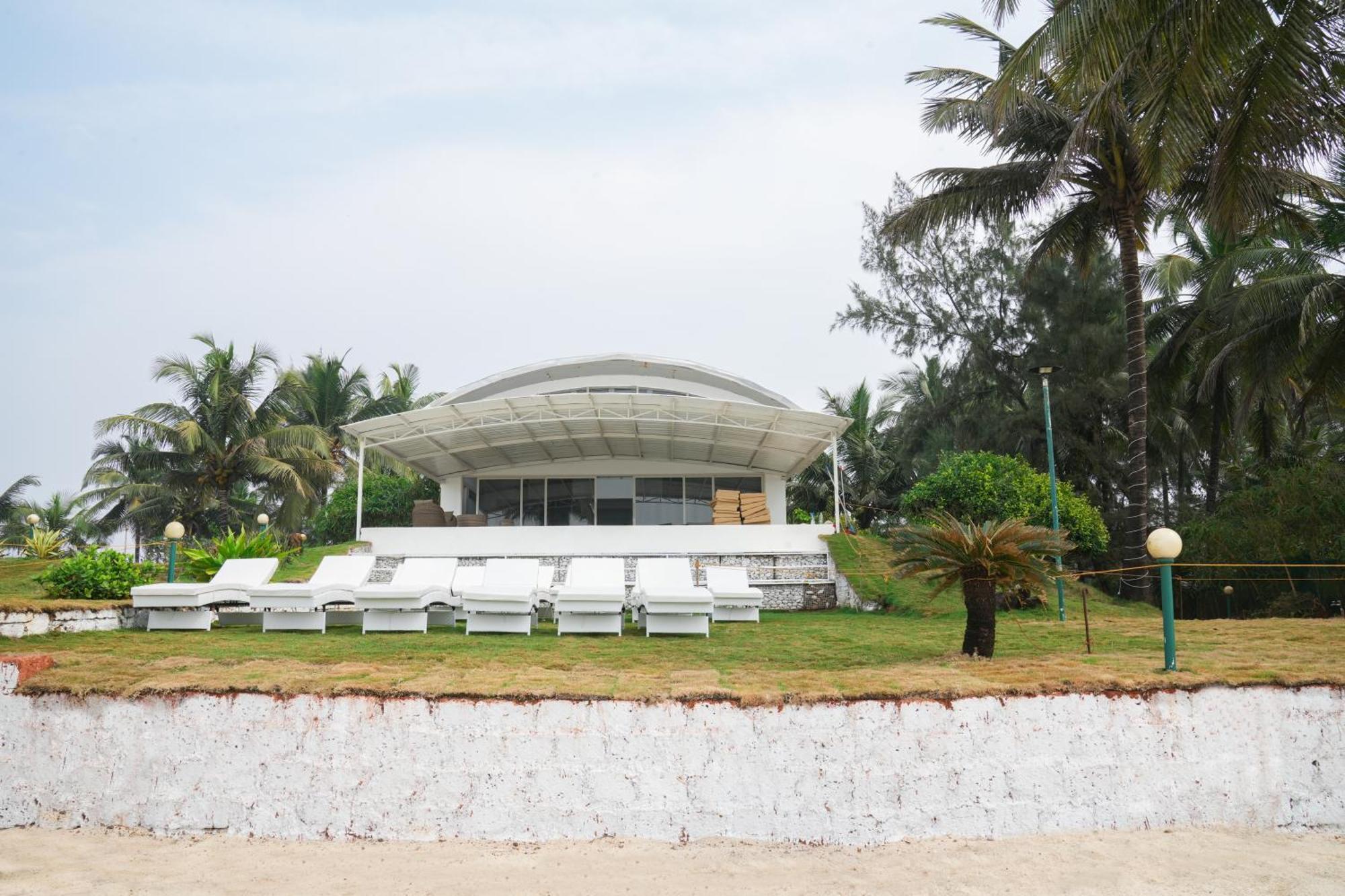 Regenta Beach House Resort, Goa ベナウリム エクステリア 写真