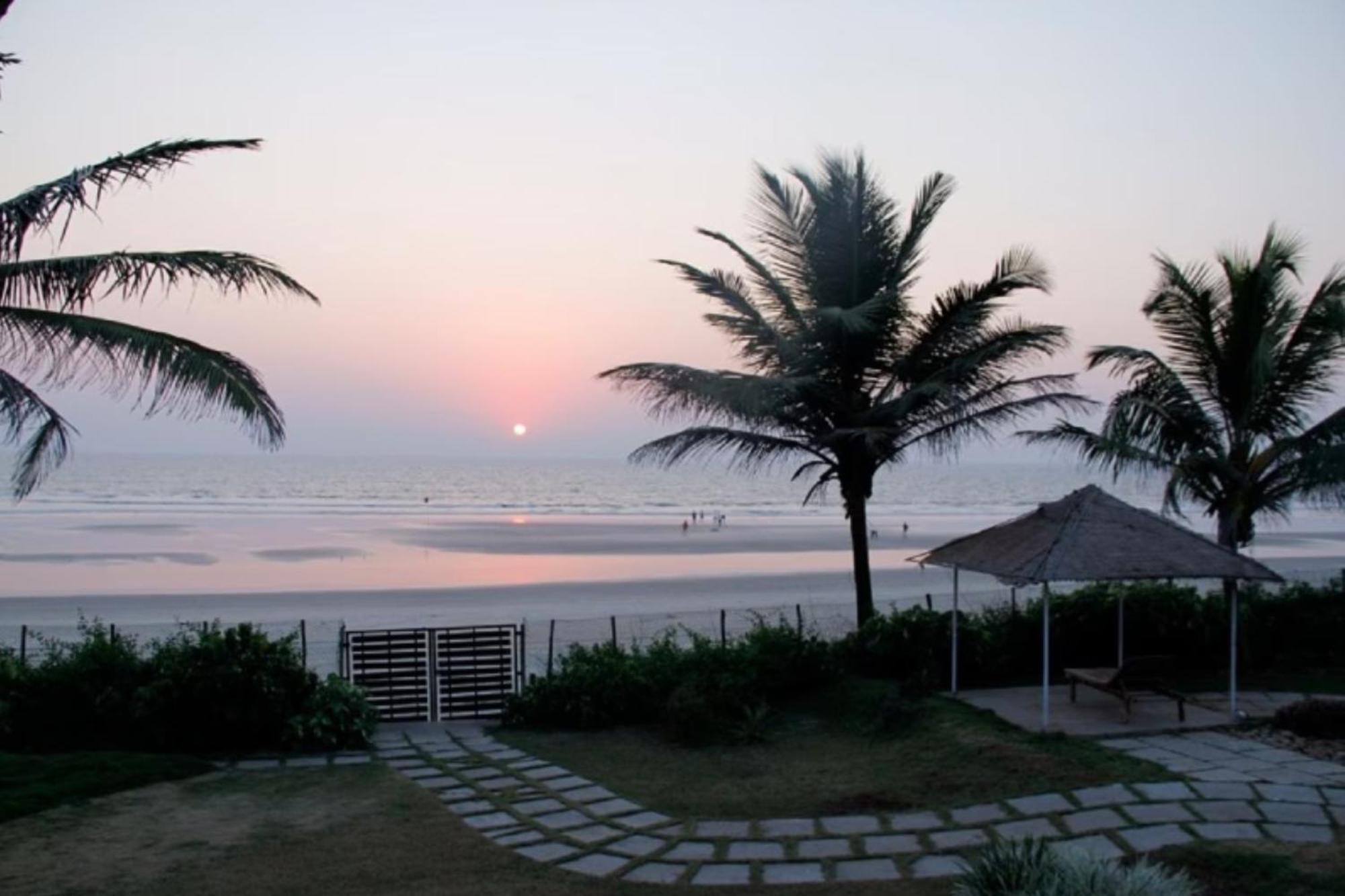 Regenta Beach House Resort, Goa ベナウリム エクステリア 写真